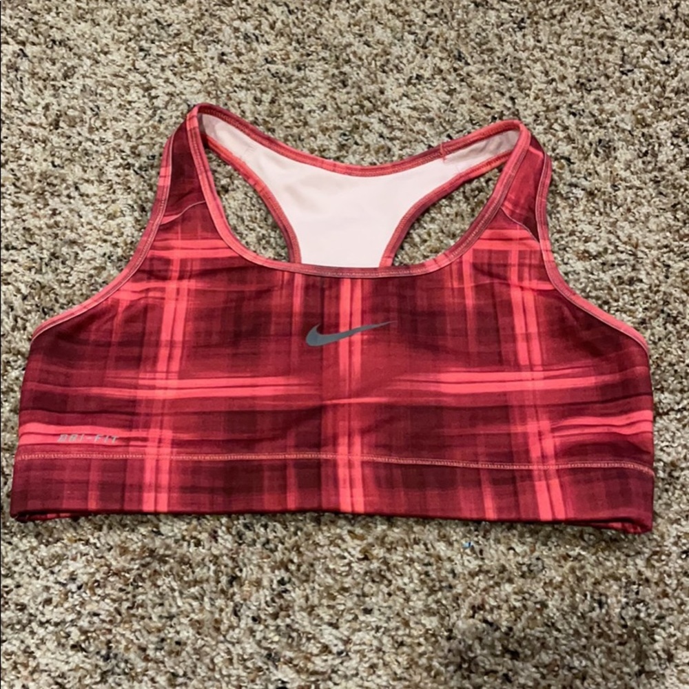 Nike sports bra size small